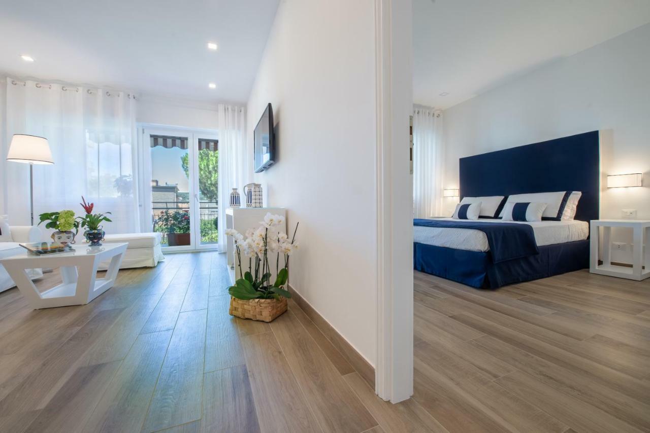 Solymar Apartments Sorrento Luaran gambar