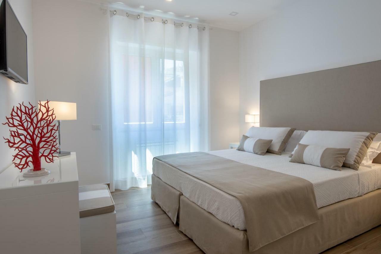 Solymar Apartments Sorrento Luaran gambar