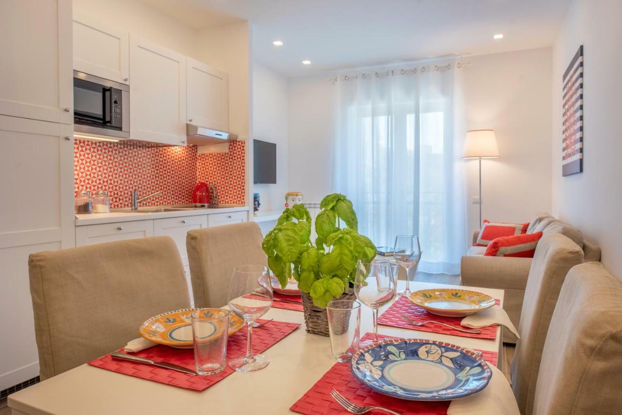 Solymar Apartments Sorrento Luaran gambar