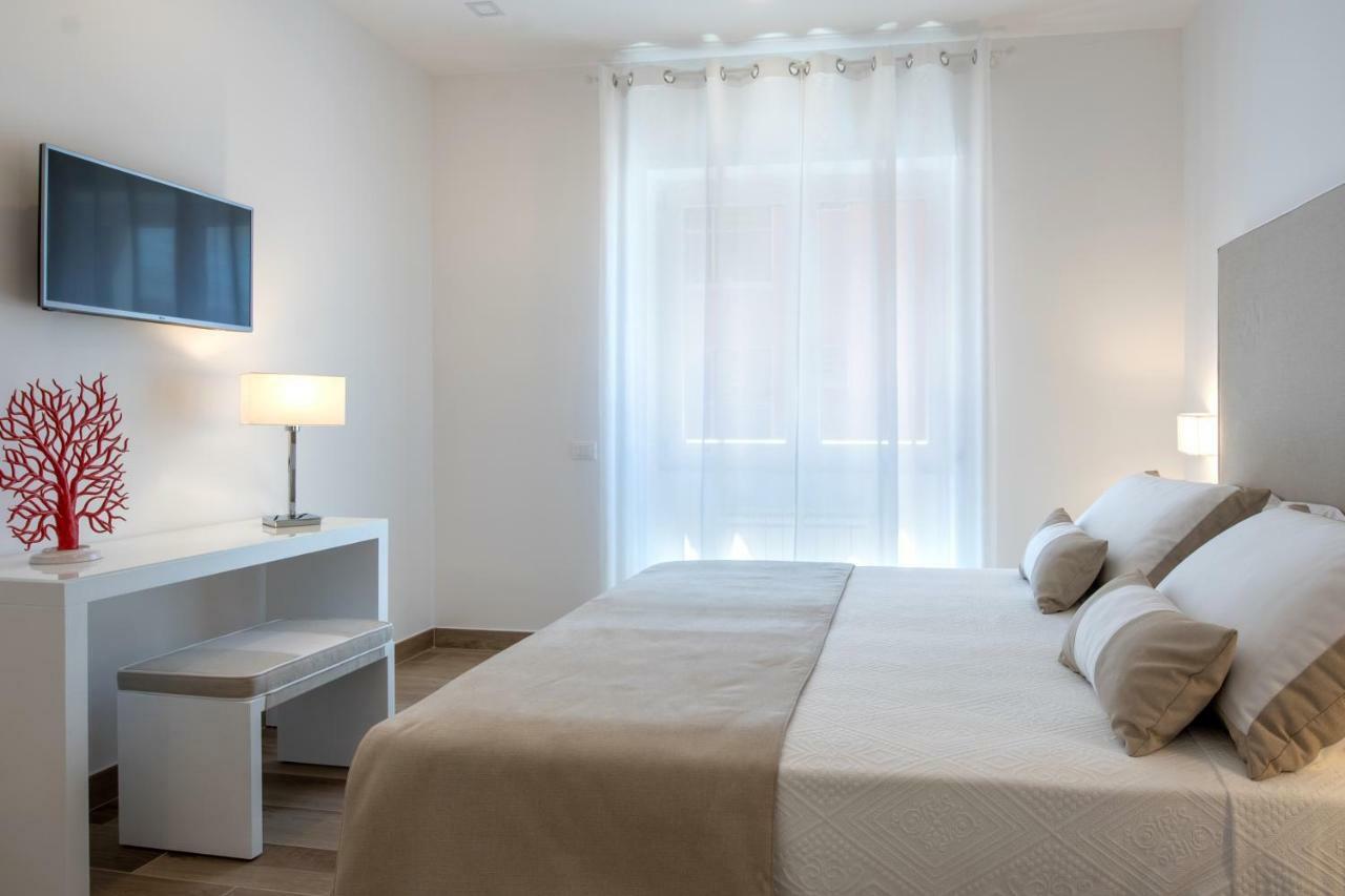 Solymar Apartments Sorrento Luaran gambar